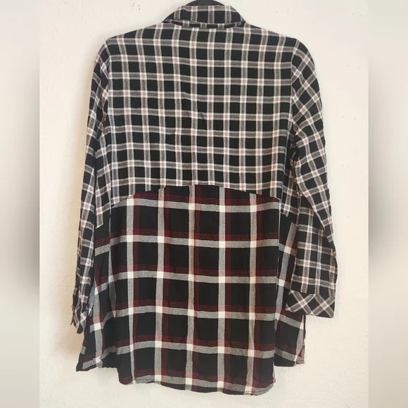 Beachlunchlounge Women's Black Checkered Plaid Button-Down Shirt, Size S‎ - Picture 2 of 5